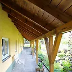 Pod Jestedem Lägenhet